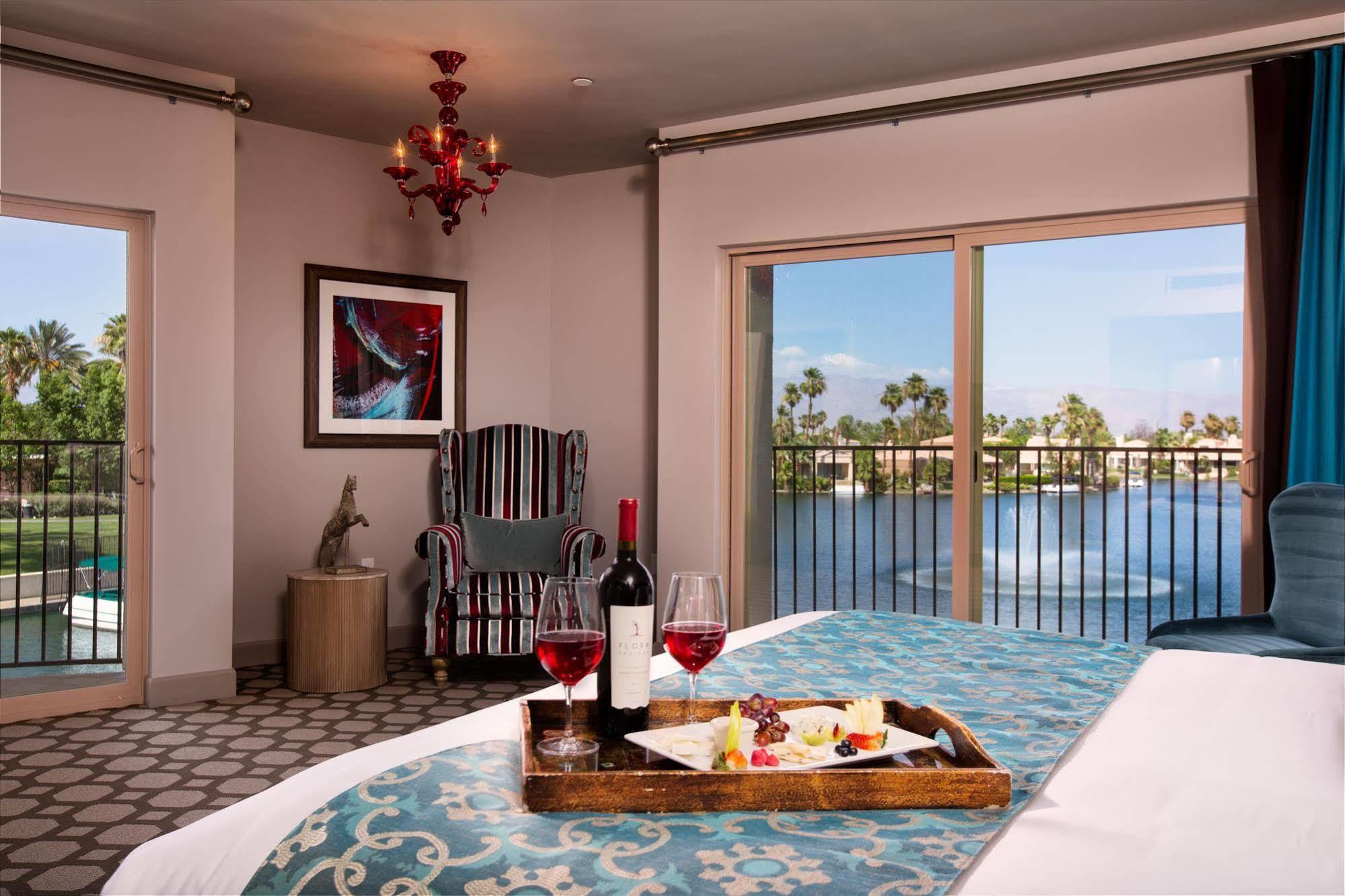 The Chateau at Lake La Quinta Bagian luar foto