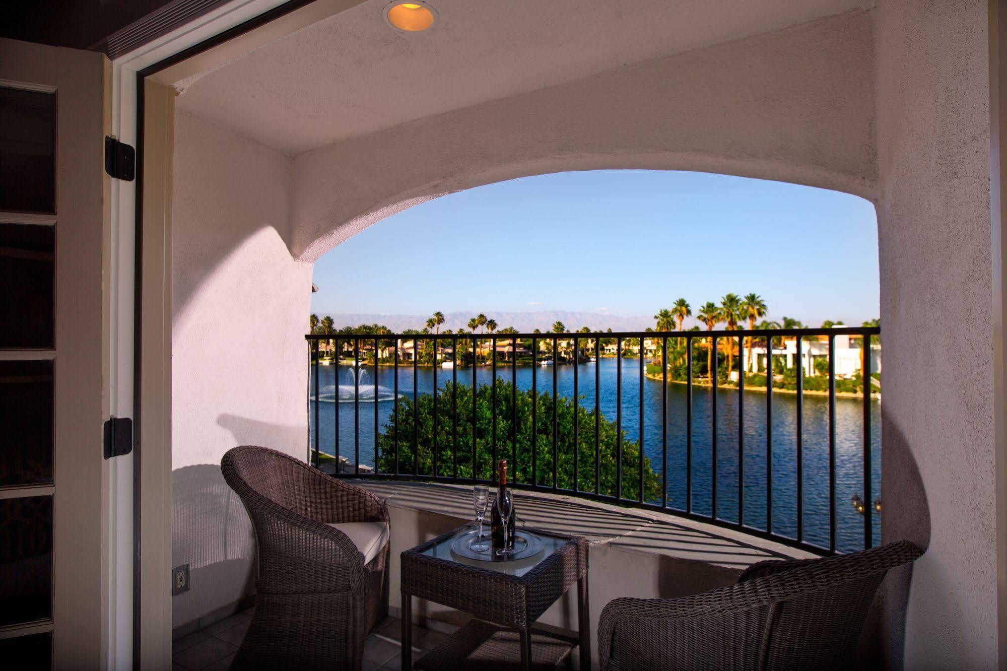 The Chateau at Lake La Quinta Bagian luar foto